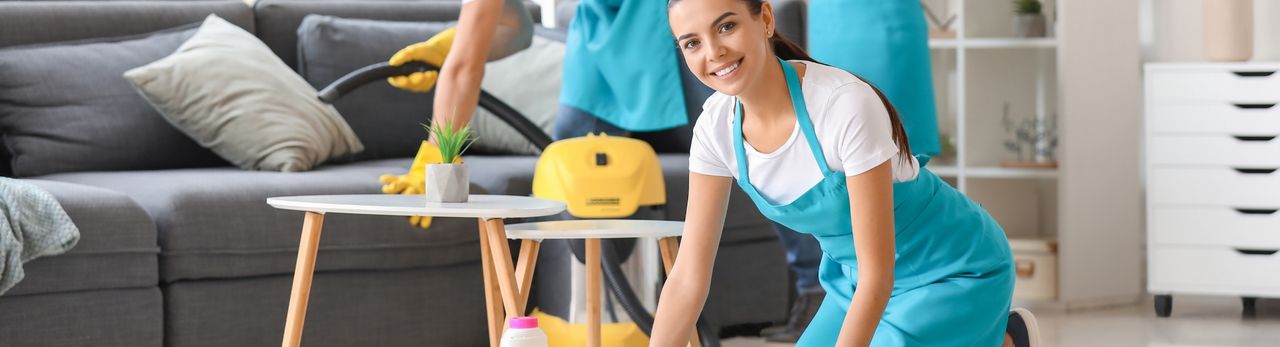 Limpieza segura del hogar con productos biodegradables en Ecuador